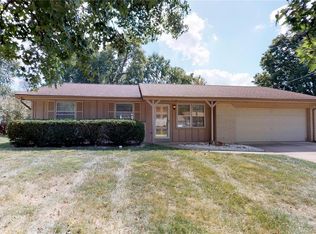 22 Bettina Dr, Swansea, IL
