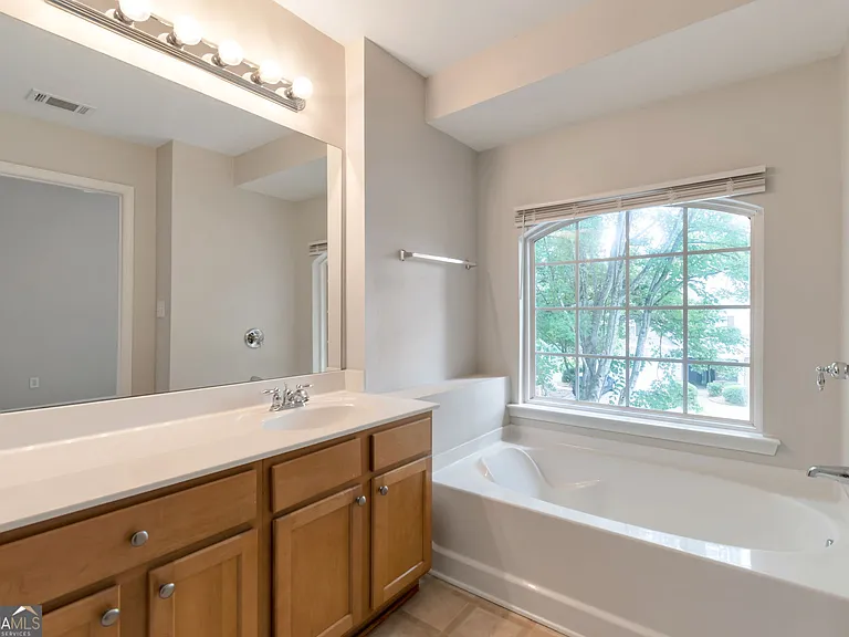 1000 Pierce Brennen Dr — Photo 21