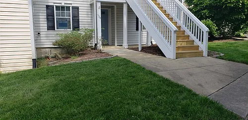 130 Kingsbury Dr Photo 1