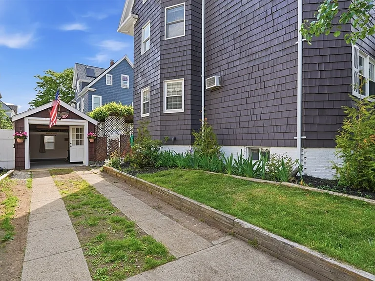 20A Raymond St #1 — Photo 3