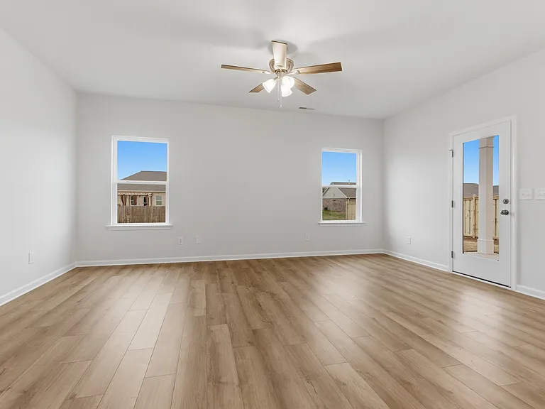 20226 Nightingale Dr — Photo 2
