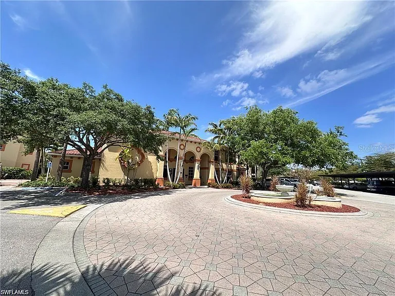 7915 Preserve Cir #214 — Photo 23
