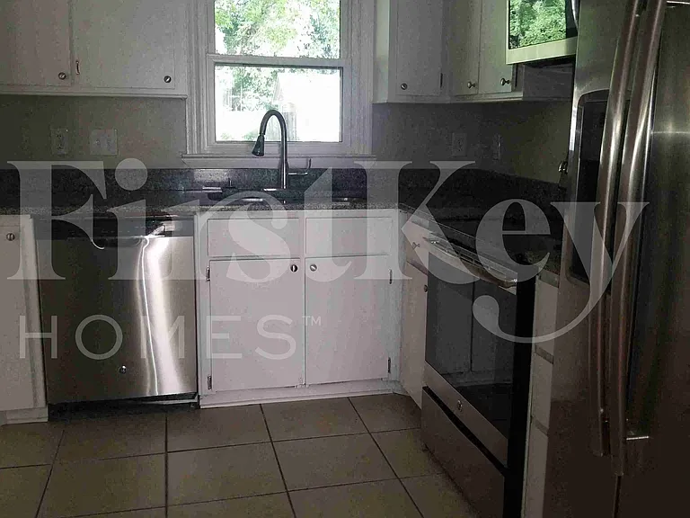 430 Citadel St — Photo 5