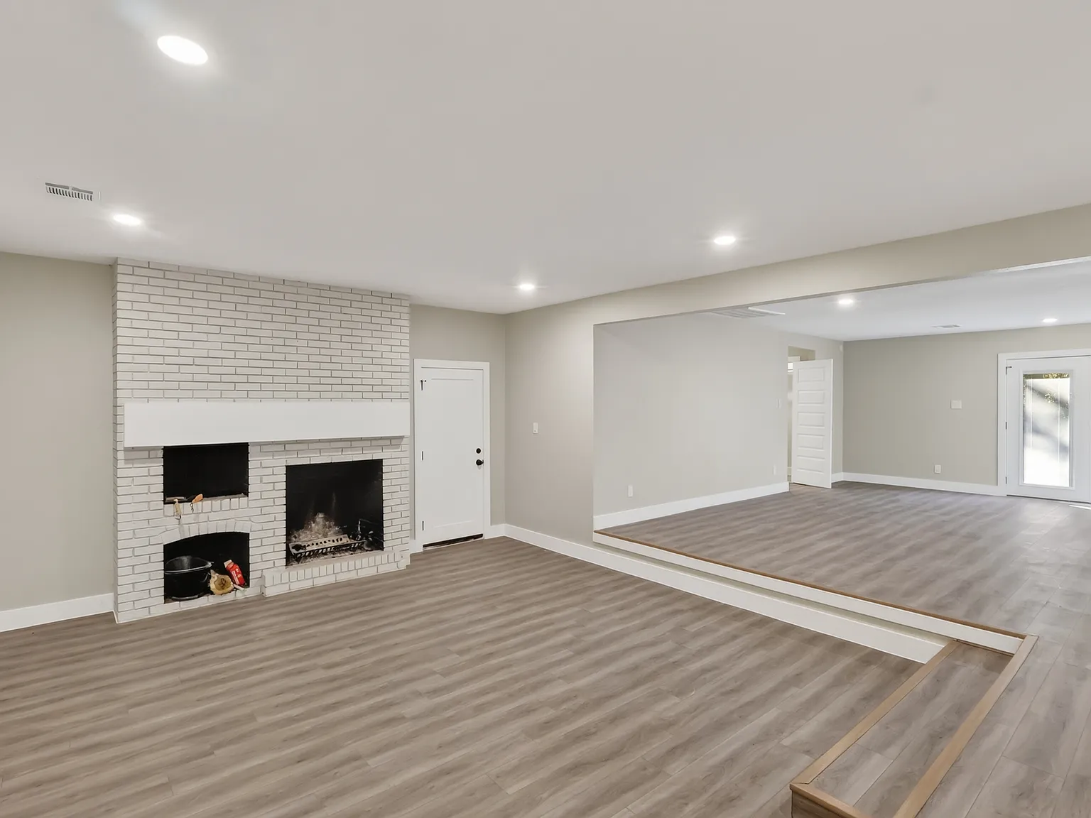 5 bed, 2728 sqft, $2,800 — Photo 2