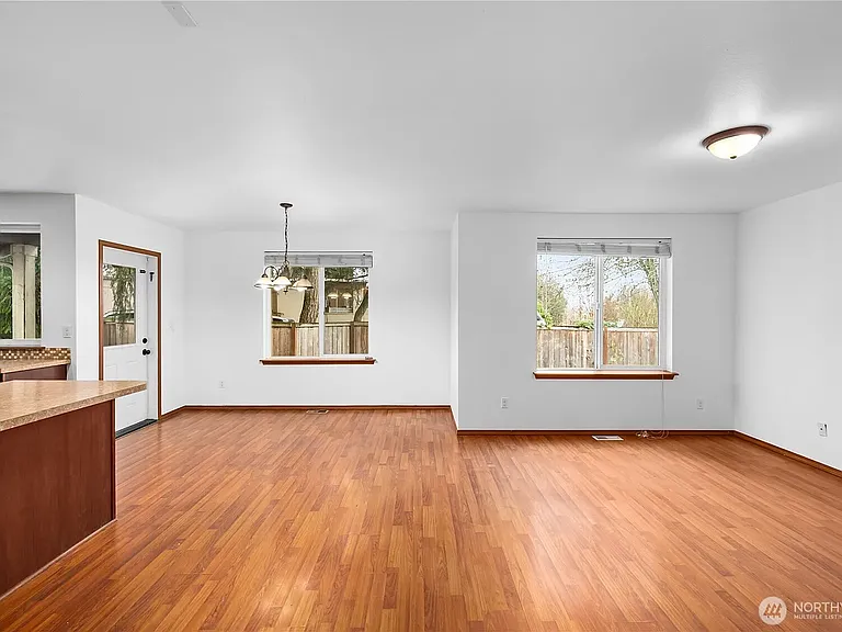 20402 11th Avenue Ct E — Photo 4