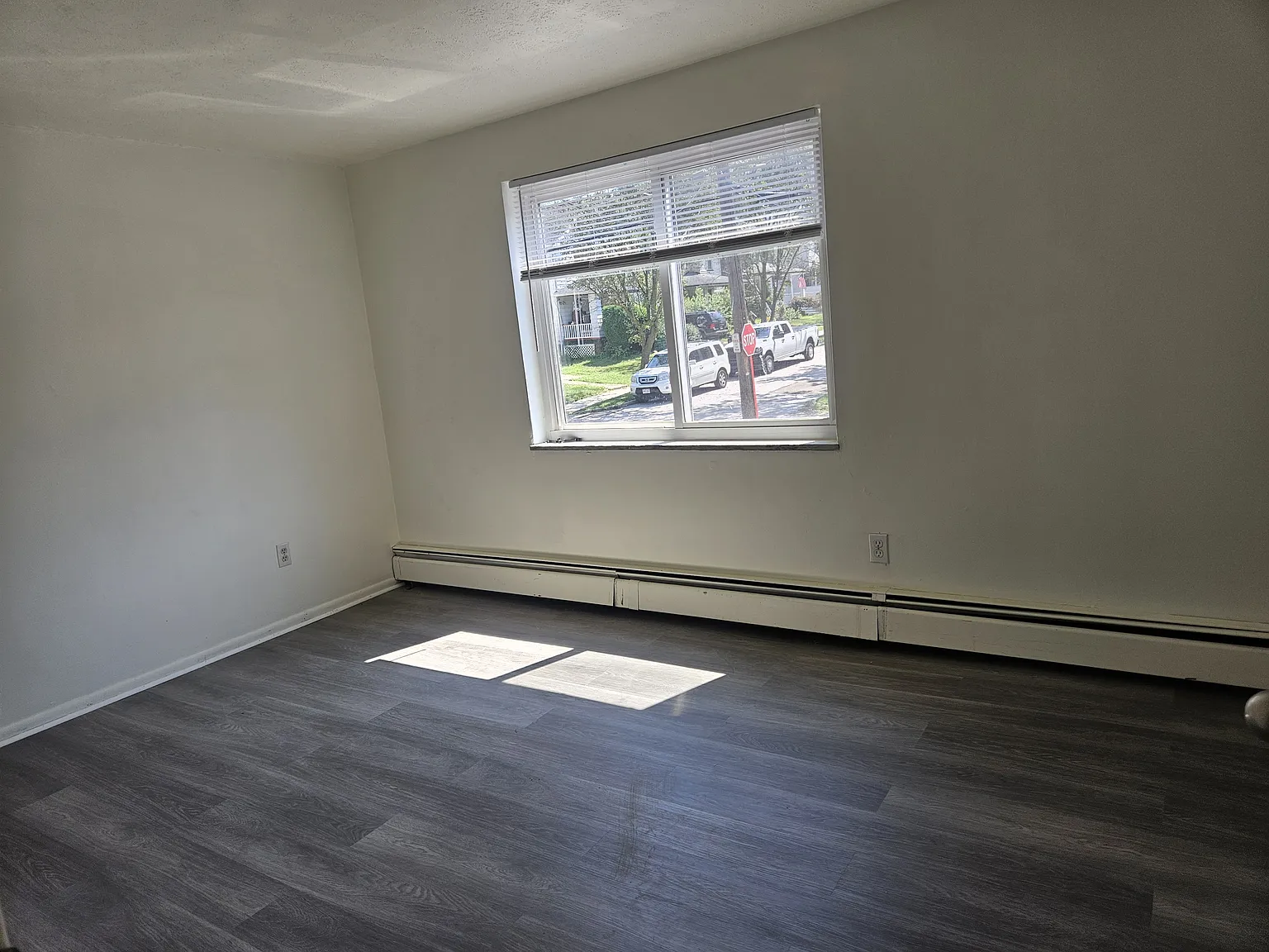2 bed, $1,100 — Photo 2