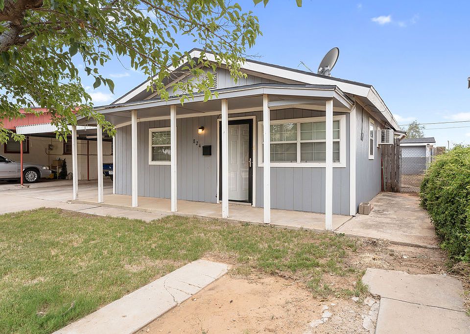 Welcome home to 824 Del Rio Dr!