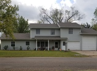 410 W Greenwood Ave, Little River, KS 67457