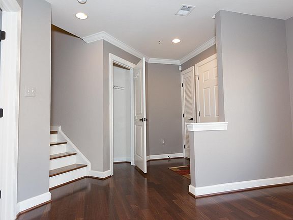 4th image of 428 Grand St