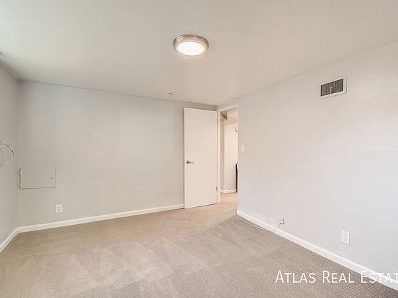 4th image of 2475 S Lafayette St