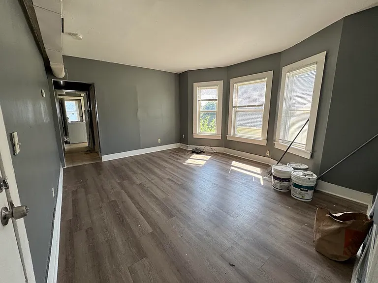 107 College St #3R — Photo 5