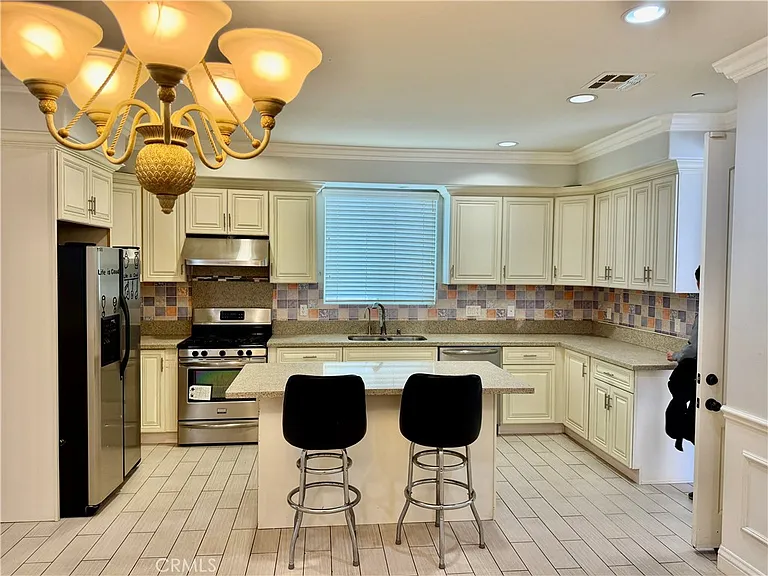 4431 Ellis Ln — Photo 8