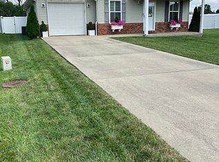 621 Sky Way Dr NW, Corydon, IN 47112