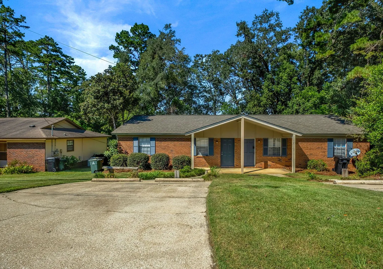 Duplex Near TMH & HCA — Photo 1