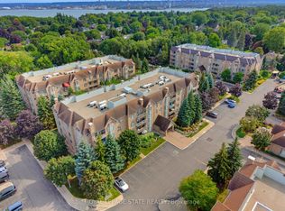 216D Plains Rd W #W-309, Burlington, ON L7T4K9