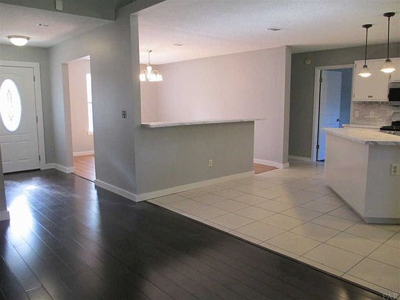 4th image of 5121 Trenton Dr