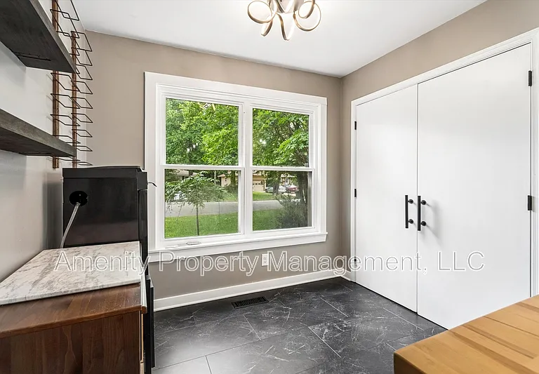 204 Granville Dr — Photo 8