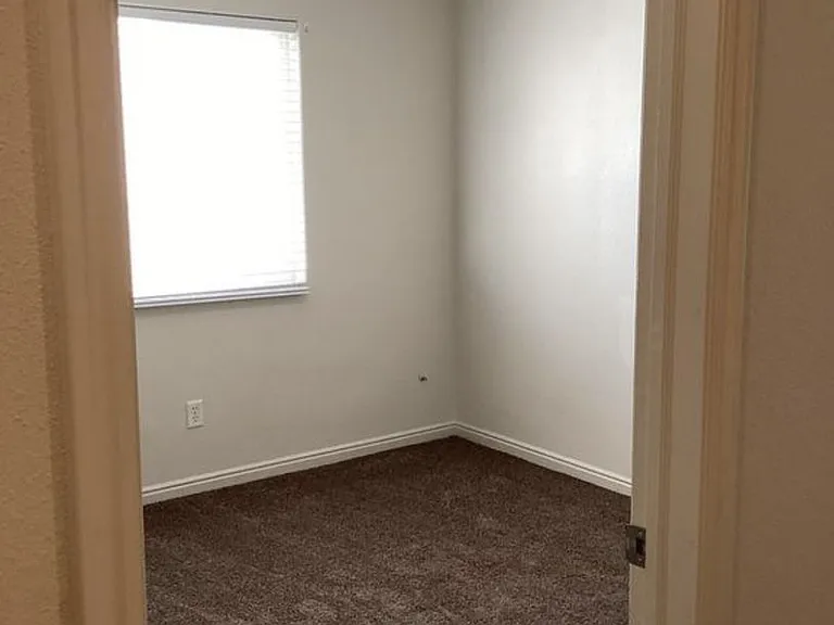 1242 N 575 W — Photo 13