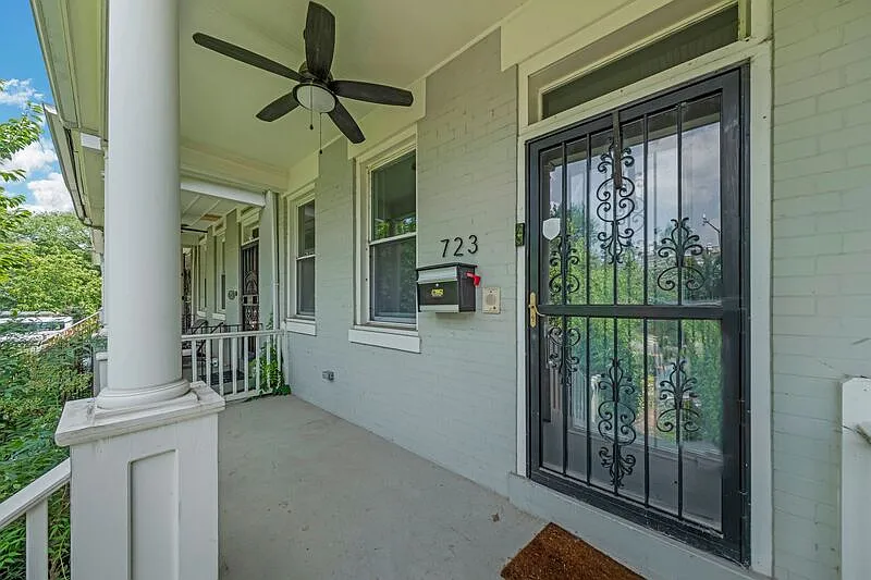 4 bed, 2.5 bath, 1384 sqft, $3,700 — Photo 2