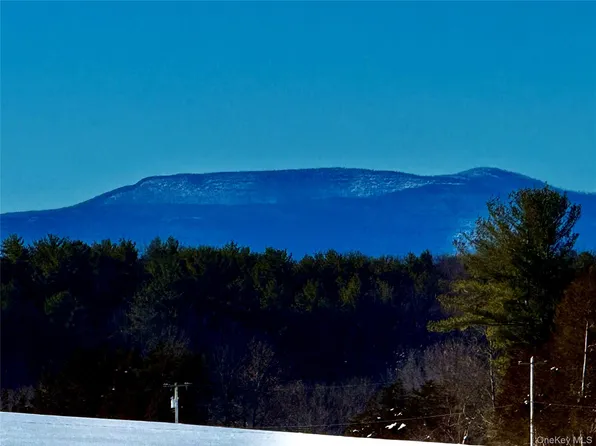 Rte 9, Hudson, NY 12541