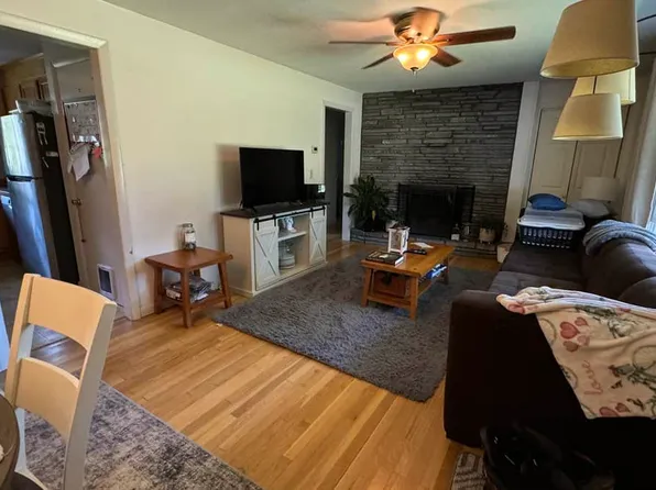 611 Amherst Rd, Granby, MA 01033