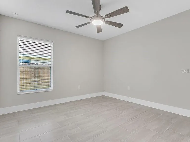 889 Dunbar St — Photo 15