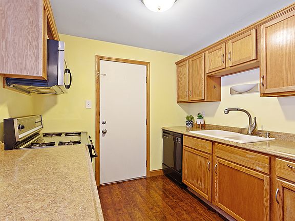 4th image of 7335 W 157th St APT 2D