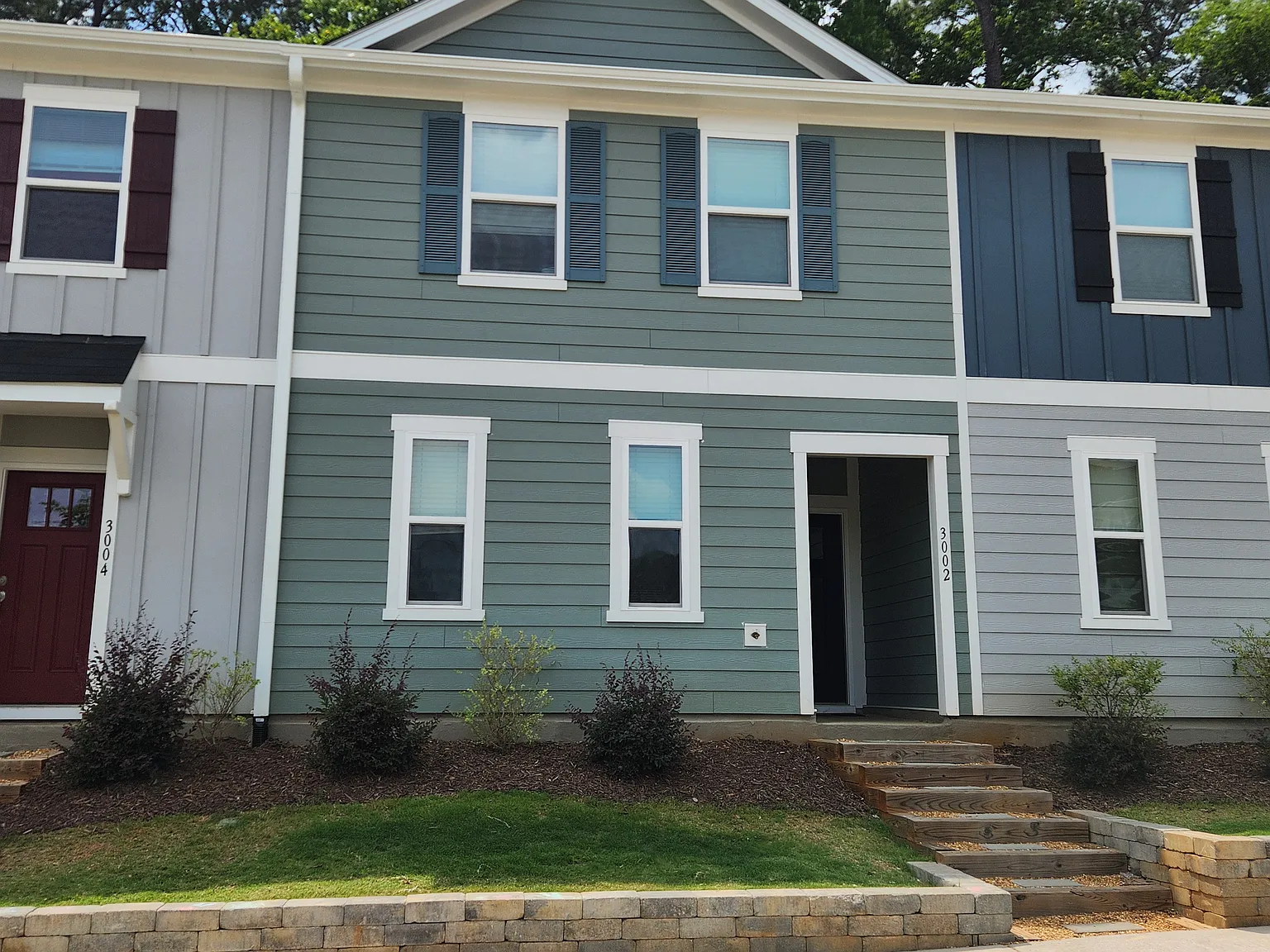 3 bed, 1466 sqft, $2,000 — Photo 2