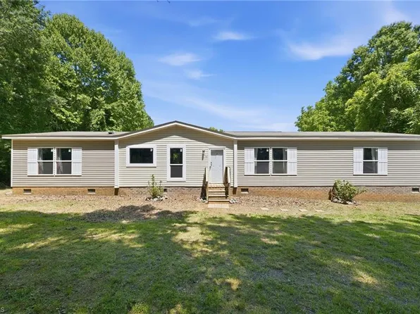 163 Pittsboro St, Staley, NC 27355