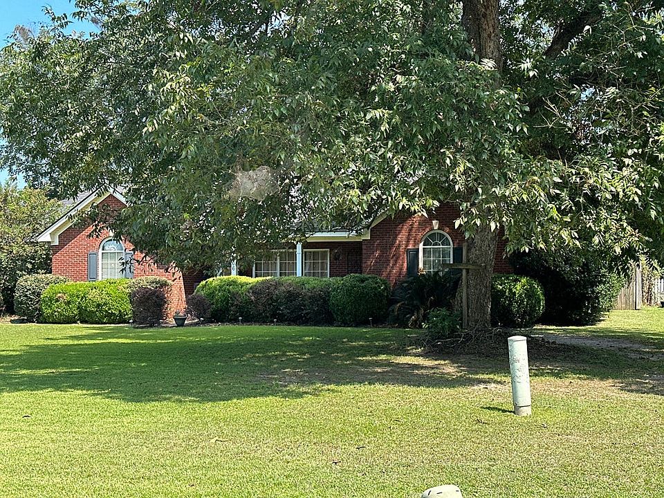 1st image of 206 Saint Clair Dr