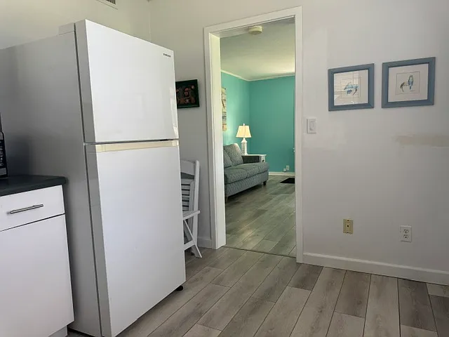180 Harborview Dr — Photo 12