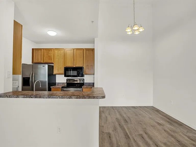 10201 Courtney Palms Blvd #304 — Photo 8