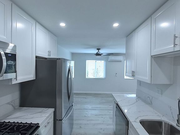 5th image of 12705 Laurel St APT 7