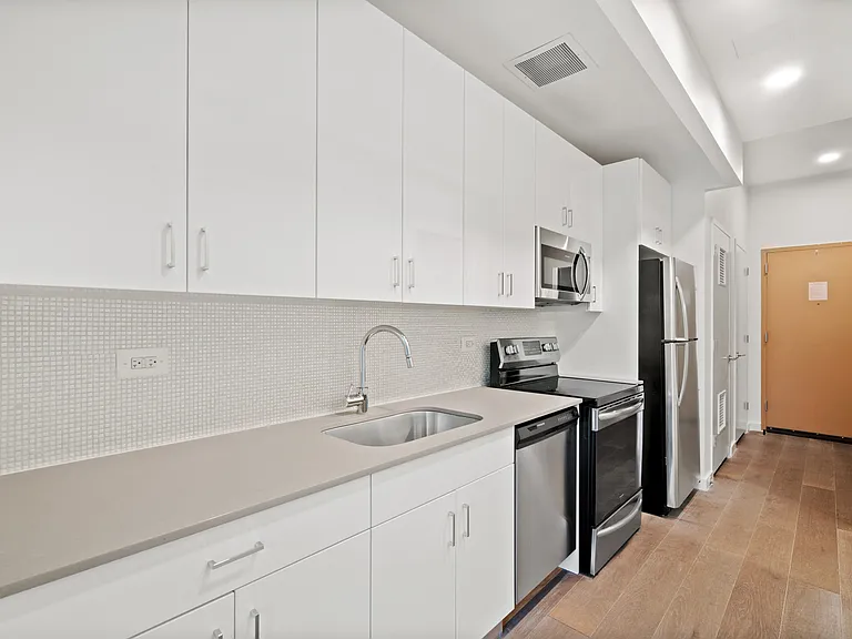 28-18 Steinway St #305 — Photo 6
