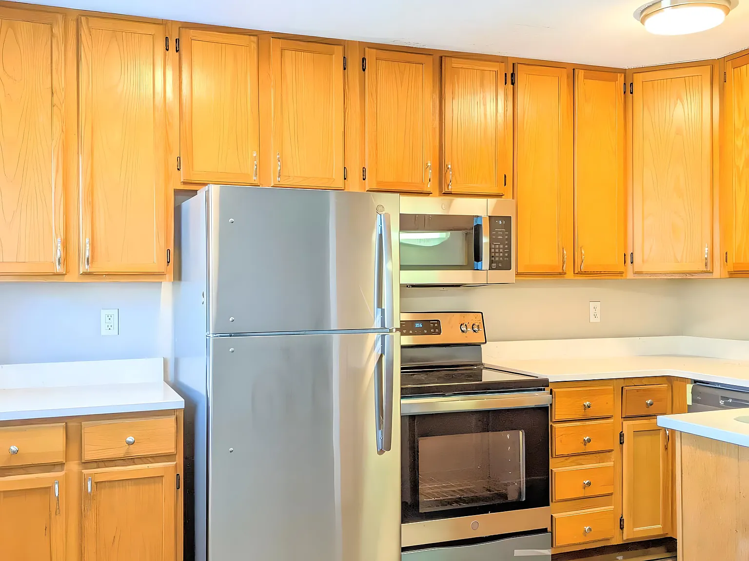 Twin Pines Apartments — Photo 2