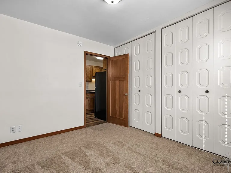 1025 W. MacArthur Avenue — Photo 30