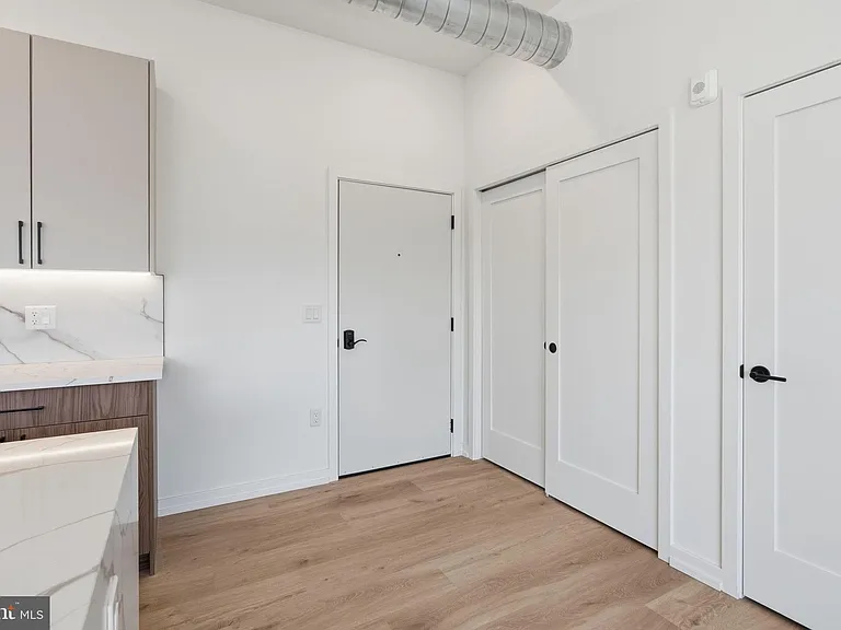 209 New St #6B — Photo 19