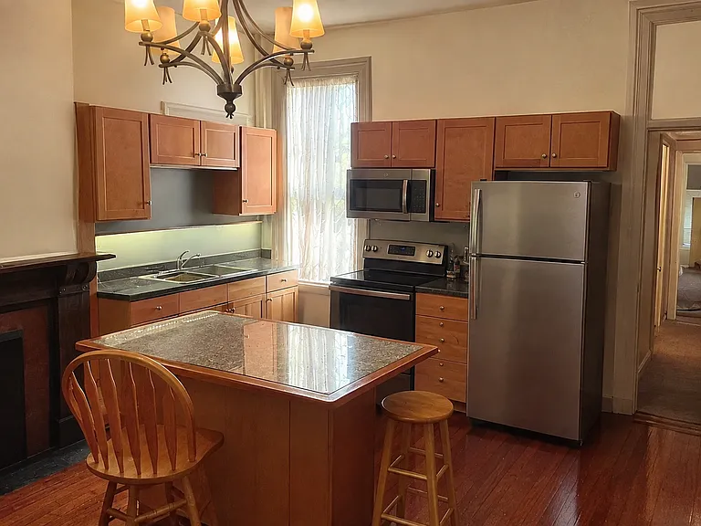108 S Lake Ave — Photo 7