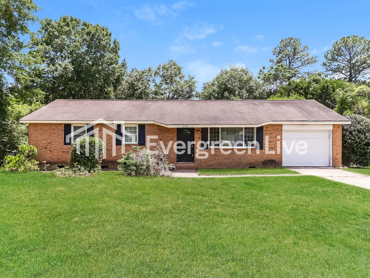 4 bed, 3.0 bath, 2212 sqft, $1,445 — Photo 2
