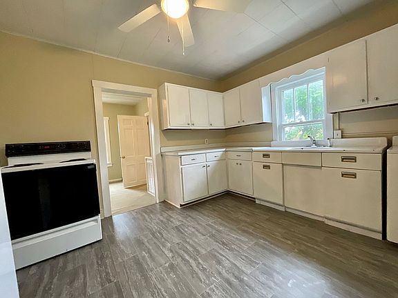 5th image of 306 McArthur St