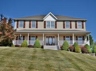 32 Regent Rd, Warwick, NY 10990