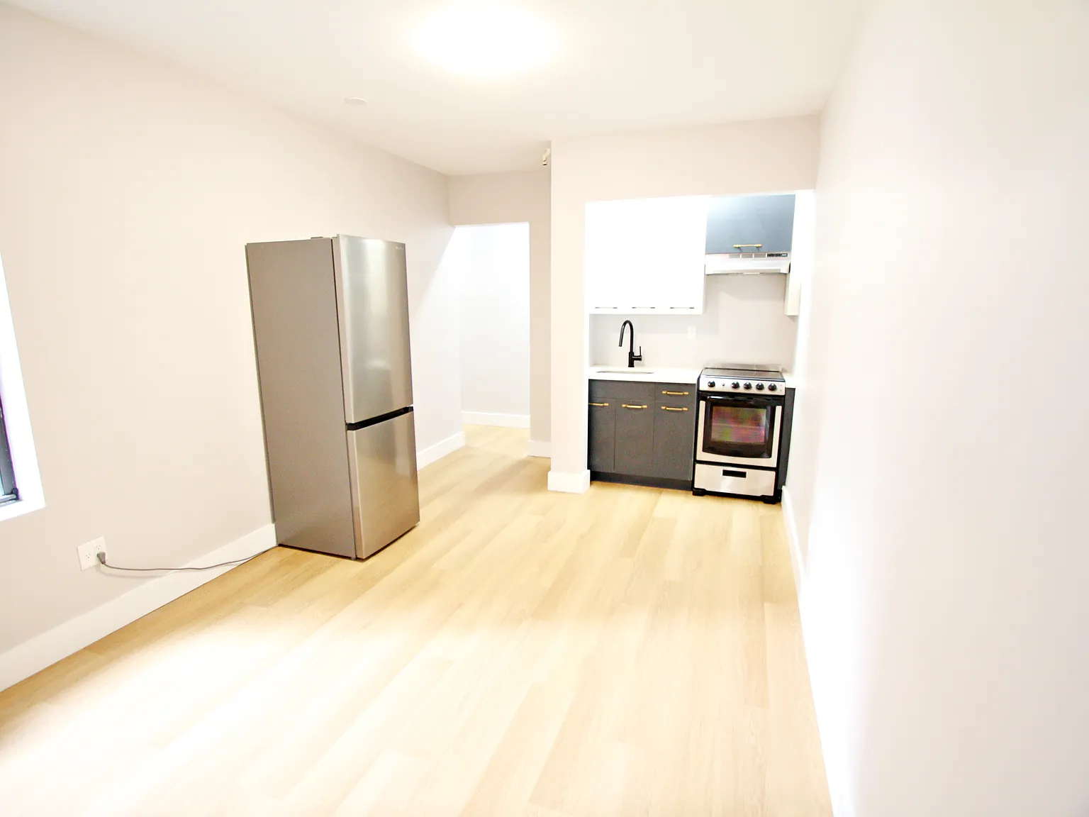 545 West 125th Street — Photo 4