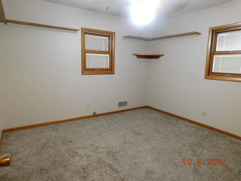 1720 Short St — Photo 16