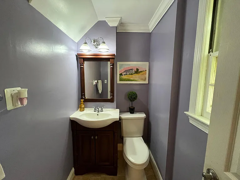 8 Virginia Dr — Photo 10