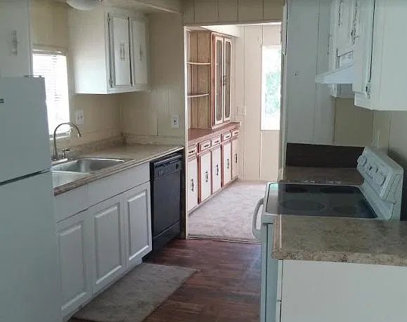 3 bed, 968 sqft, $1,400 — Photo 4