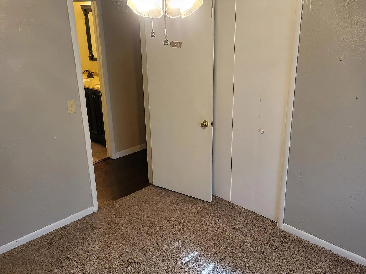 3 bed, 1.5 bath, 1176 sqft, $1,600 — Photo 2