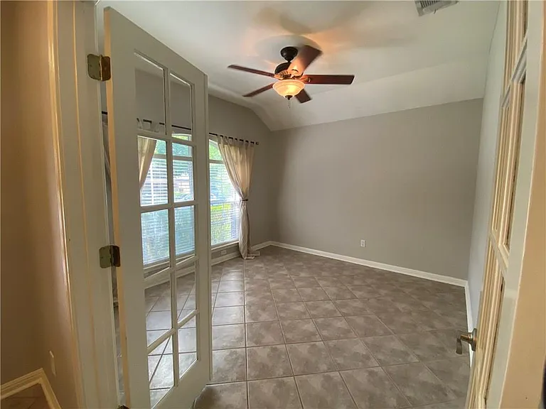 1727 Fallen Leaf Ln — Photo 6