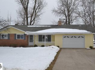 121 Bryan J Dr, Houghton Lake, MI 48629