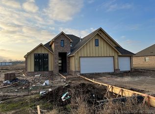 166 N Phillips St, Skiatook, OK 74070