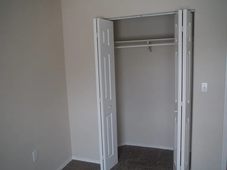 757 Divot Dr — Photo 2
